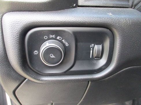 Used 2022 RAM 3500 Tradesman w/ Chrome Appearance Group image 11