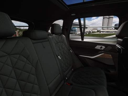 Used 2026 BMW X5 xDrive40i w/ M Sport Package image 37