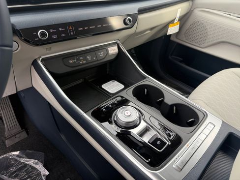 New 2026 Kia Carnival EX image 13