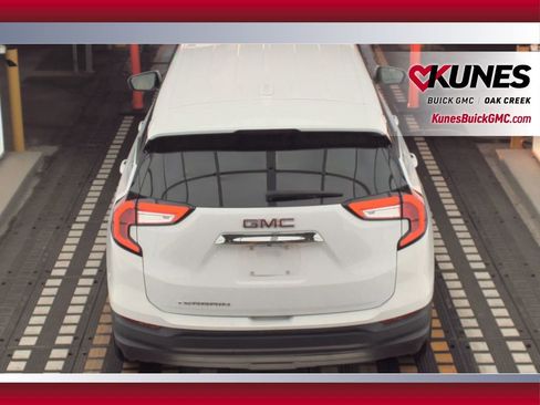Used 2024 GMC Terrain SLE image 7