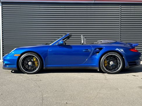 Used 2010 Porsche 911 Turbo image 2