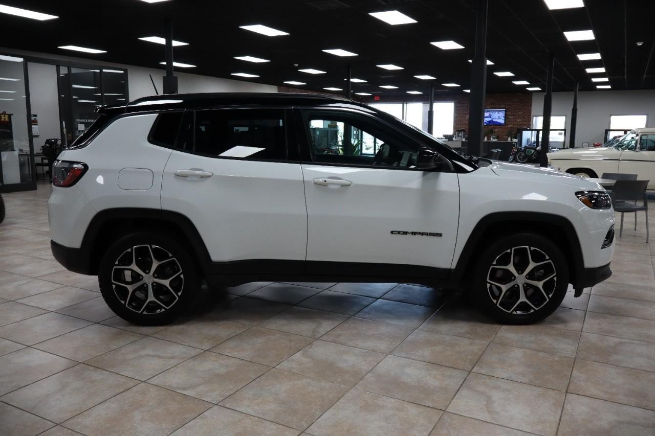 Used 2024 Jeep Compass Limited AWD/4WD image 7
