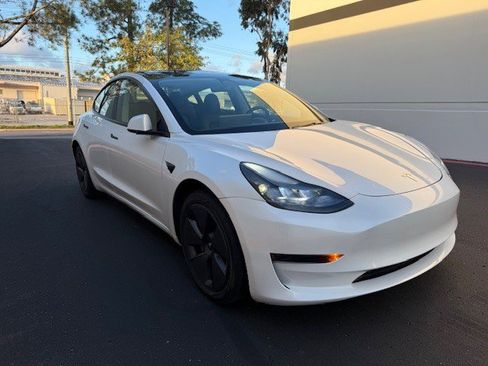 Used 2023 Tesla Model 3 Standard Range image 2