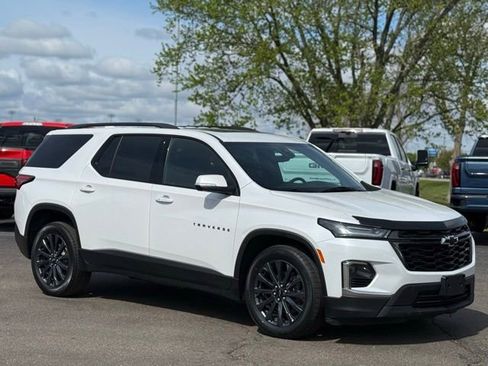 Used 2023 Chevrolet Traverse RS w/ LPO, Floor Liner Package AWD/4WD image 40