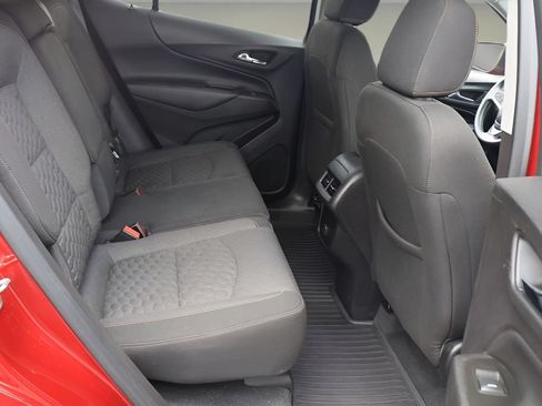 Used 2018 Chevrolet Equinox LT FWD image 16