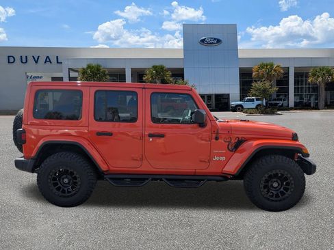 Used 2018 Jeep Wrangler Unlimited Sahara image 3