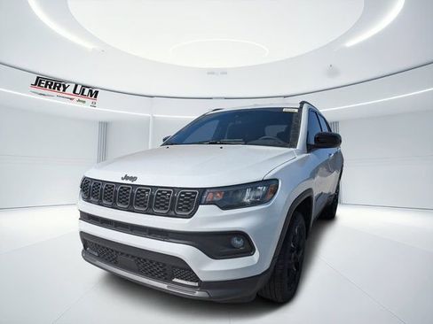 New 2026 Jeep Compass Latitude image 6