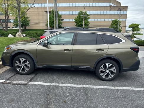 Used 2020 Subaru Outback Limited XT w/ Popular Package #2 AWD/4WD image 2