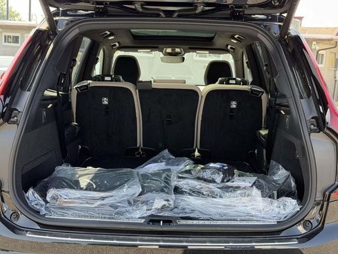 New 2026 Volvo XC90 B6 Plus w/ Protection Package Premier AWD/4WD image 13