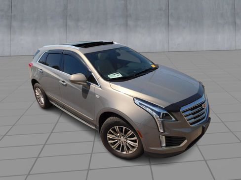 Used 2019 Cadillac XT5 Luxury AWD/4WD image 2