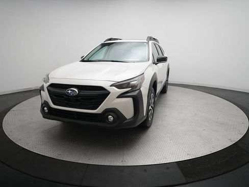 Used 2025 Subaru Outback Premium AWD/4WD image 12