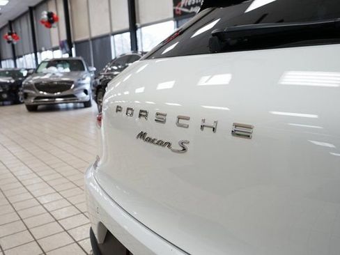 Used 2017 Porsche Macan S image 16