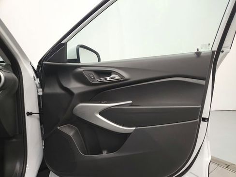 New 2026 Chevrolet Trax LS FWD image 31