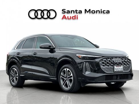 Used 2025 Audi Q5 Premium w/ Convenience Package AWD/4WD image 9