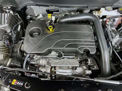 Used 2025 Chevrolet Equinox LT image 33