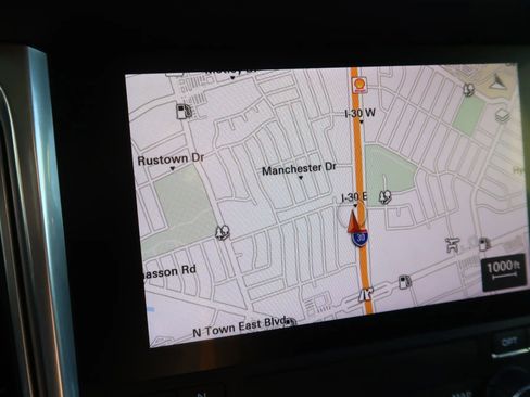 Used 2018 Porsche Macan Turbo image 36