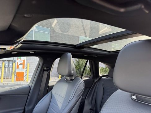 Used 2025 Mercedes-Benz GLC 300 4MATIC image 22