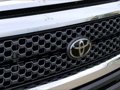 Used 2020 Toyota Tundra SR5 image 28