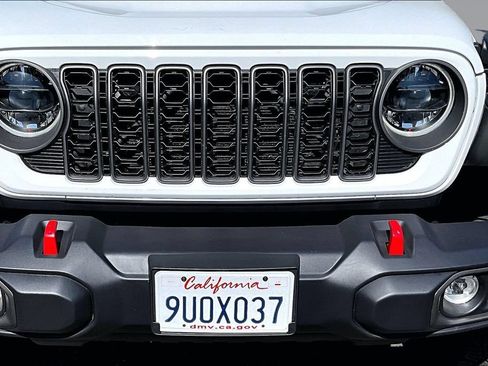 Certified 2025 Jeep Wrangler Unlimited Rubicon w/ Convenience Group AWD/4WD image 29