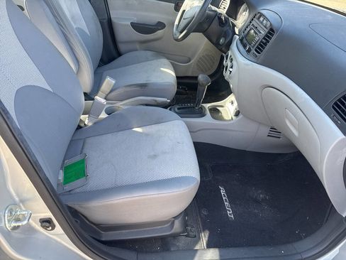 Used 2011 Hyundai Accent GLS image 12