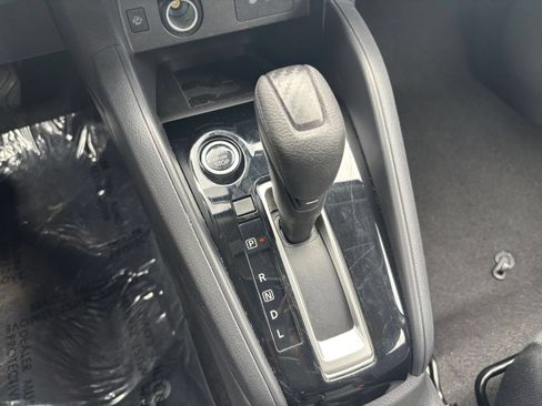 Used 2025 Nissan Versa SV FWD image 31