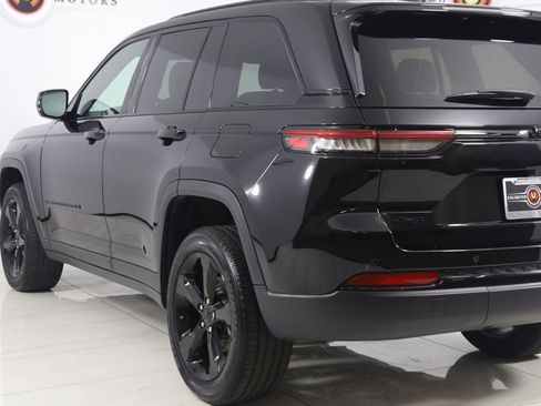 Used 2024 Jeep Grand Cherokee Altitude AWD/4WD image 23