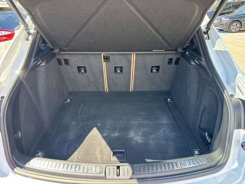 Used 2024 Porsche Macan image 8