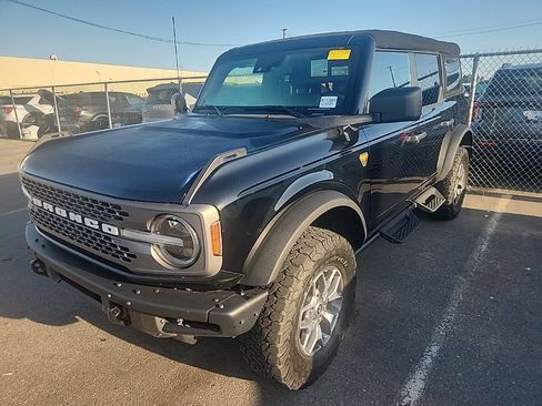 Used 2024 Ford Bronco Badlands AWD/4WD image 3
