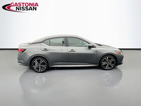 Used 2022 Nissan Sentra SR w/ Trunk Package image 10