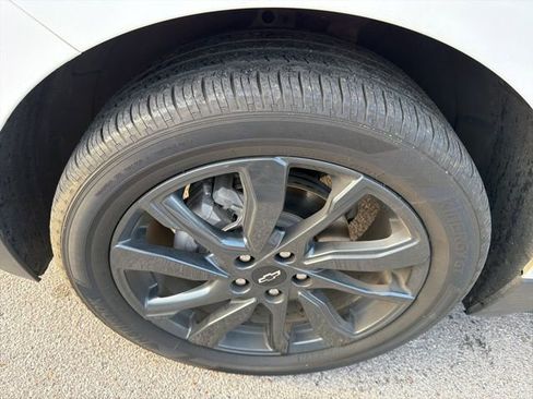 Used 2023 Chevrolet Equinox RS w/ RS Leather Package image 11