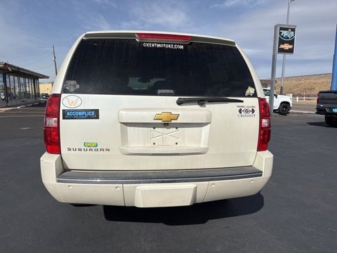 Used 2014 Chevrolet Suburban LTZ image 9