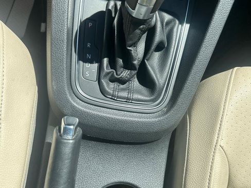 Used 2017 Volkswagen Jetta SE FWD image 15