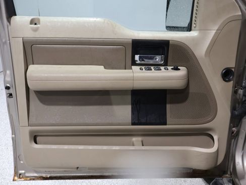 Used 2004 Ford F150 XLT image 13