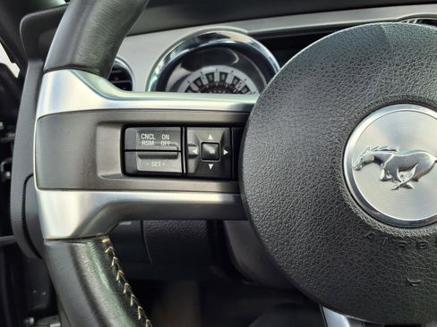 Used 2013 Ford Mustang Premium RWD image 11