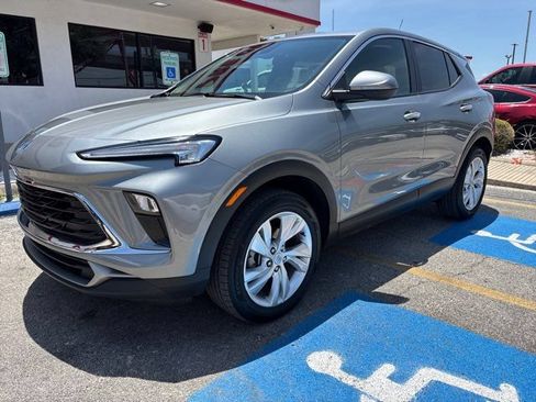 Used 2024 Buick Encore GX Preferred w/ Comfort Package AWD/4WD image 3