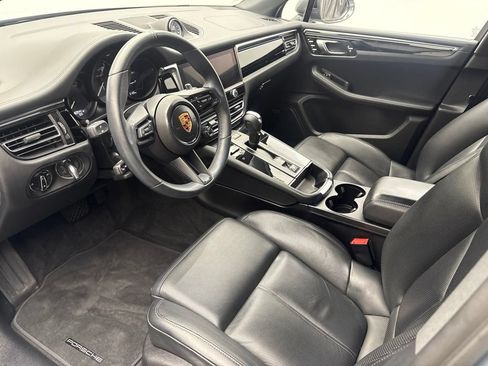 Certified 2024 Porsche Macan AWD/4WD image 5