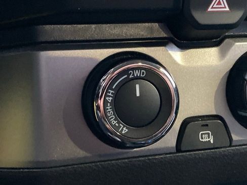 Used 2020 Toyota Tacoma SR image 26