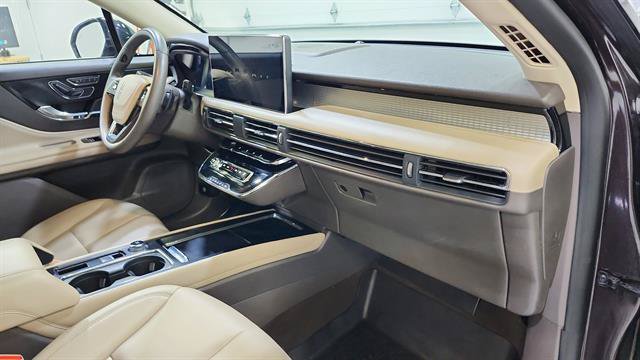 Used 2023 Lincoln Corsair FWD image 23