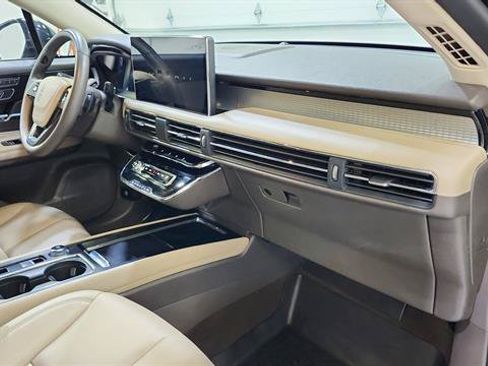 Used 2023 Lincoln Corsair FWD image 23