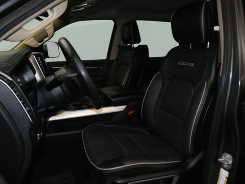 Used 2019 RAM 1500 Laramie AWD/4WD image 21