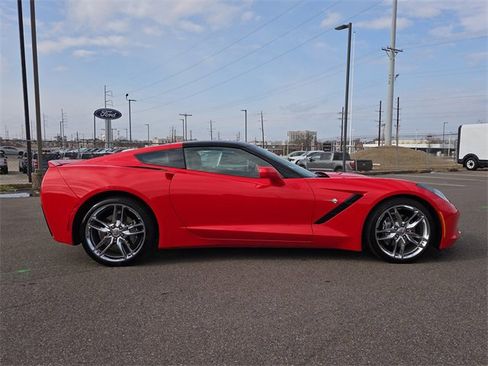 Used 2017 Chevrolet Corvette Stingray Coupe w/ 1LT image 2