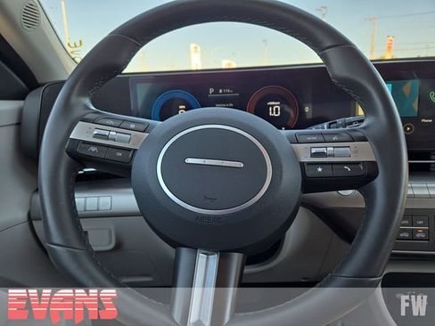 Used 2024 Hyundai Kona SEL image 13