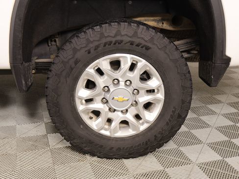 Used 2023 Chevrolet Silverado 2500 LT w/ Convenience Package image 17