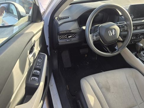 Used 2023 Honda Accord EX image 7