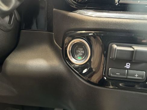 Used 2025 Chevrolet Silverado 2500 LTZ w/ LTZ Convenience Package image 17