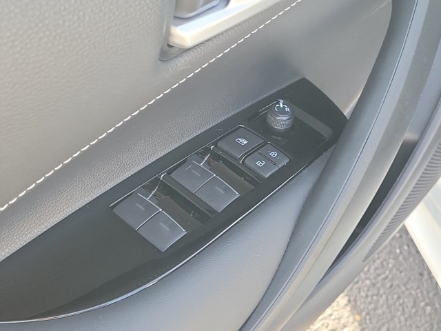 Used 2025 Toyota Corolla SE FWD image 16