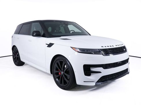 Used 2025 Land Rover Range Rover Sport Dynamic SE AWD/4WD image 9
