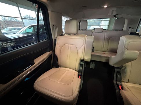 Used 2024 Ford Expedition Limited image 48
