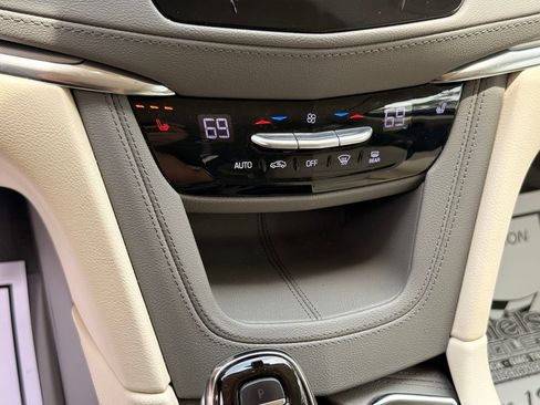 Used 2020 Cadillac XT5 Premium Luxury FWD image 19