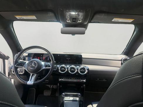 Used 2025 Mercedes-Benz CLA 250 4MATIC image 10